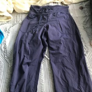Lululemon Blue pants size 8 drawstring pockets